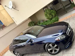 Mercedes-Benz E300 2018 Blue