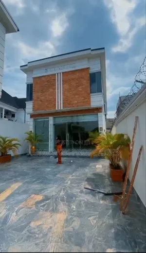 4bdrm Duplex in Obio-Akpor for sale