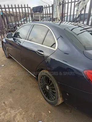 Mercedes-Benz C300 2015 Black