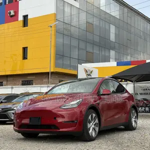 Tesla Model Y 2021 Red