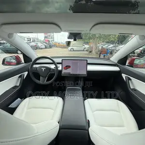 Tesla Model Y 2021 Red