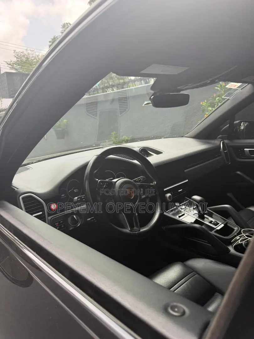 Porsche Cayenne S AWD 2019 Black