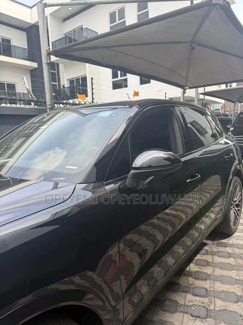 Porsche Cayenne S AWD 2019 Black