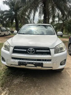 Toyota RAV4 2010 White