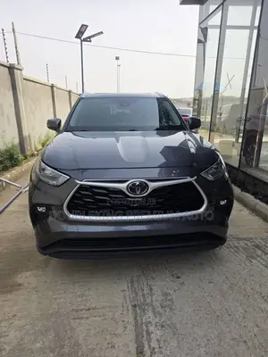 Toyota Highlander XLE AWD 2023 Black