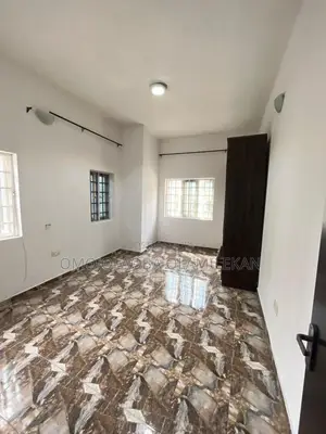 3bdrm Apartment in Osapa london for rent