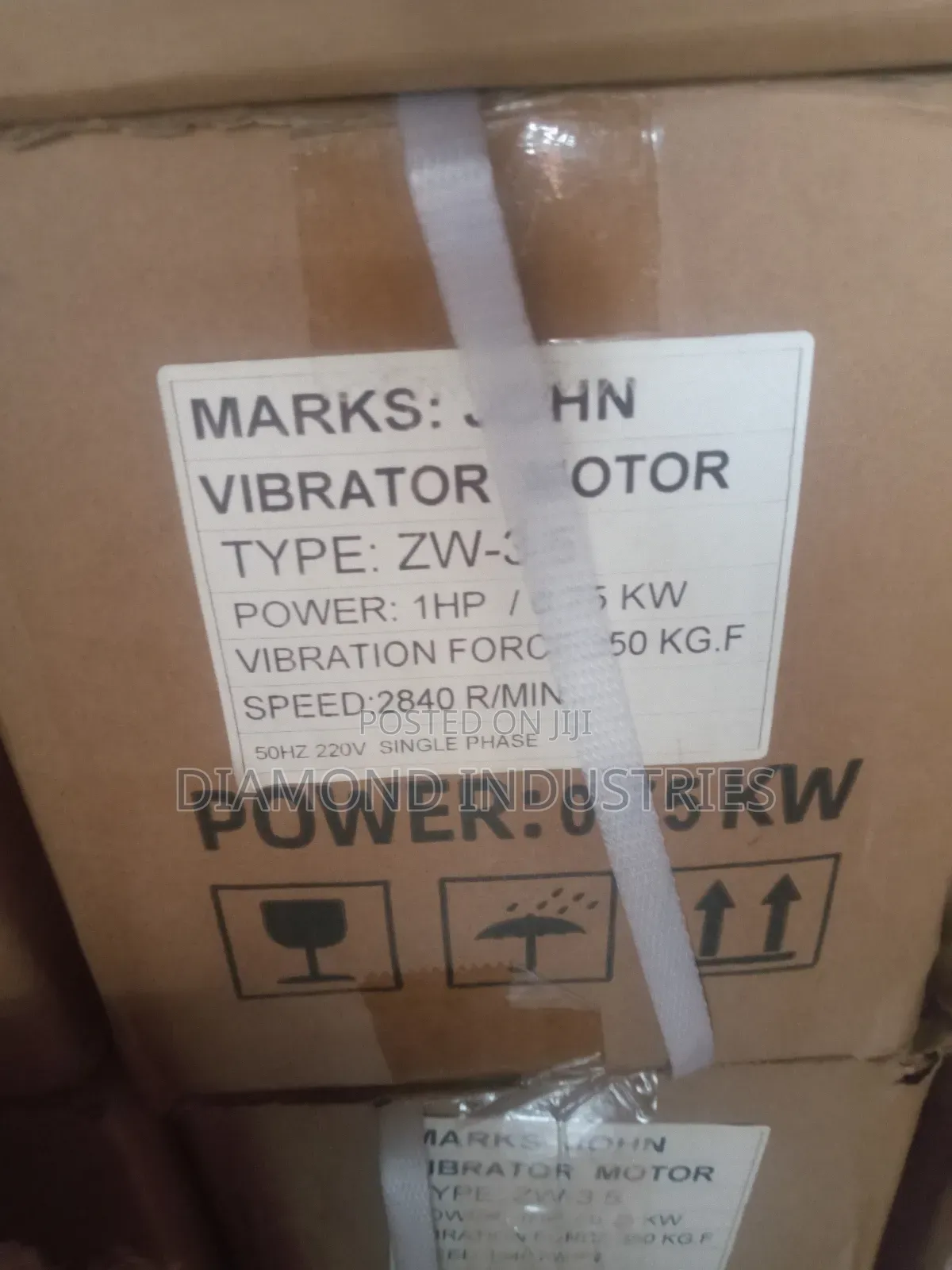 Vibrator Breaking Stone Modeling of Block