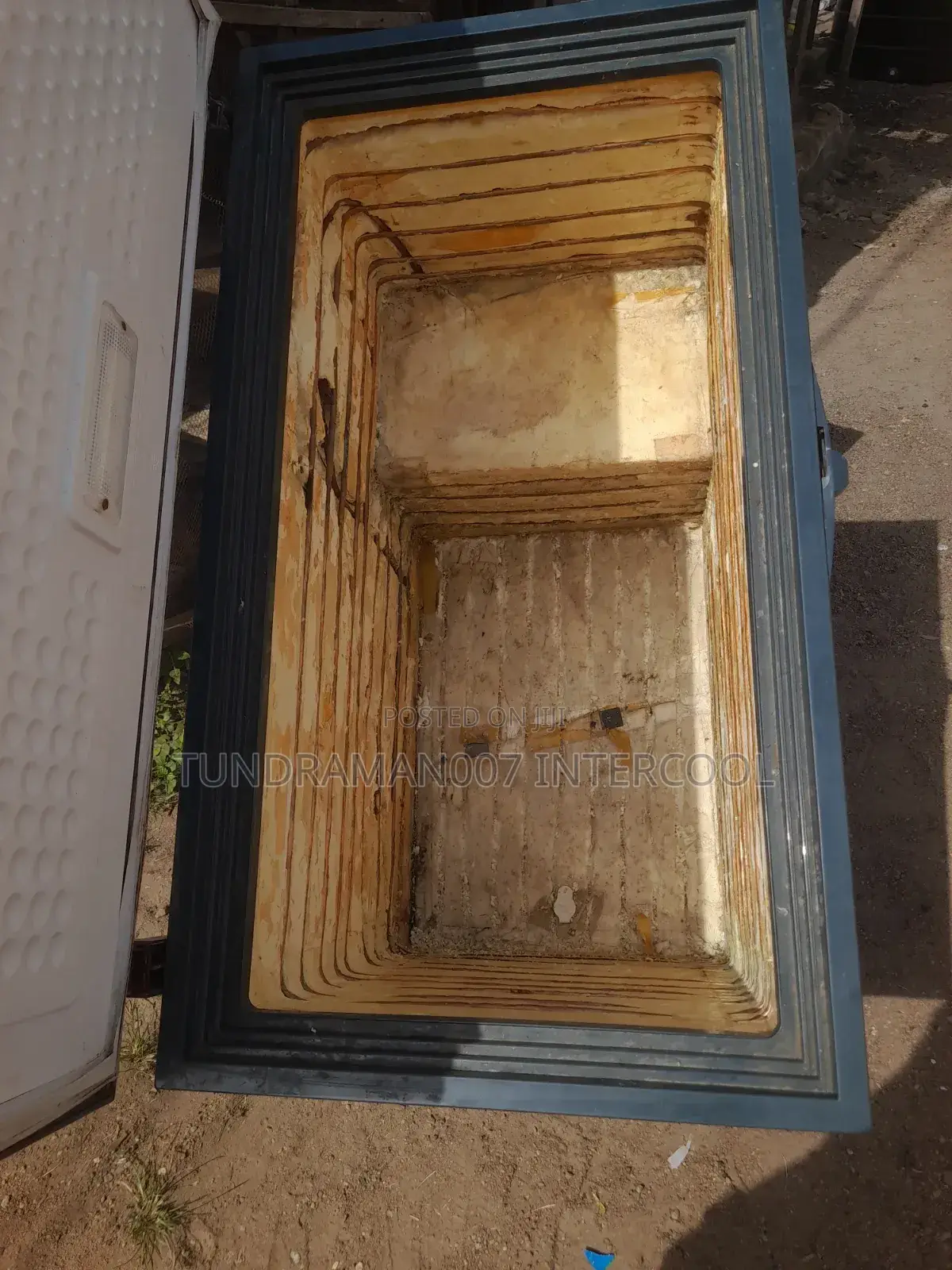 Refrigerators Technician