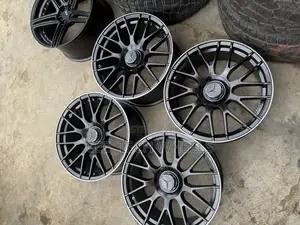 Staggered 19-Inch Mercedes Benz for Jeep and Cars