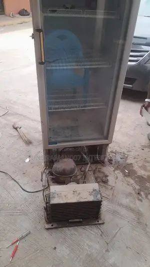 Refrigerators Technician