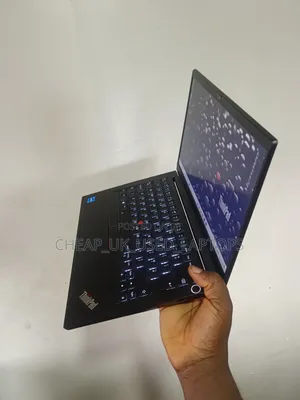 Laptop Lenovo ThinkPad E14 Gen 2 8GB Intel Core i5 SSD 256GB