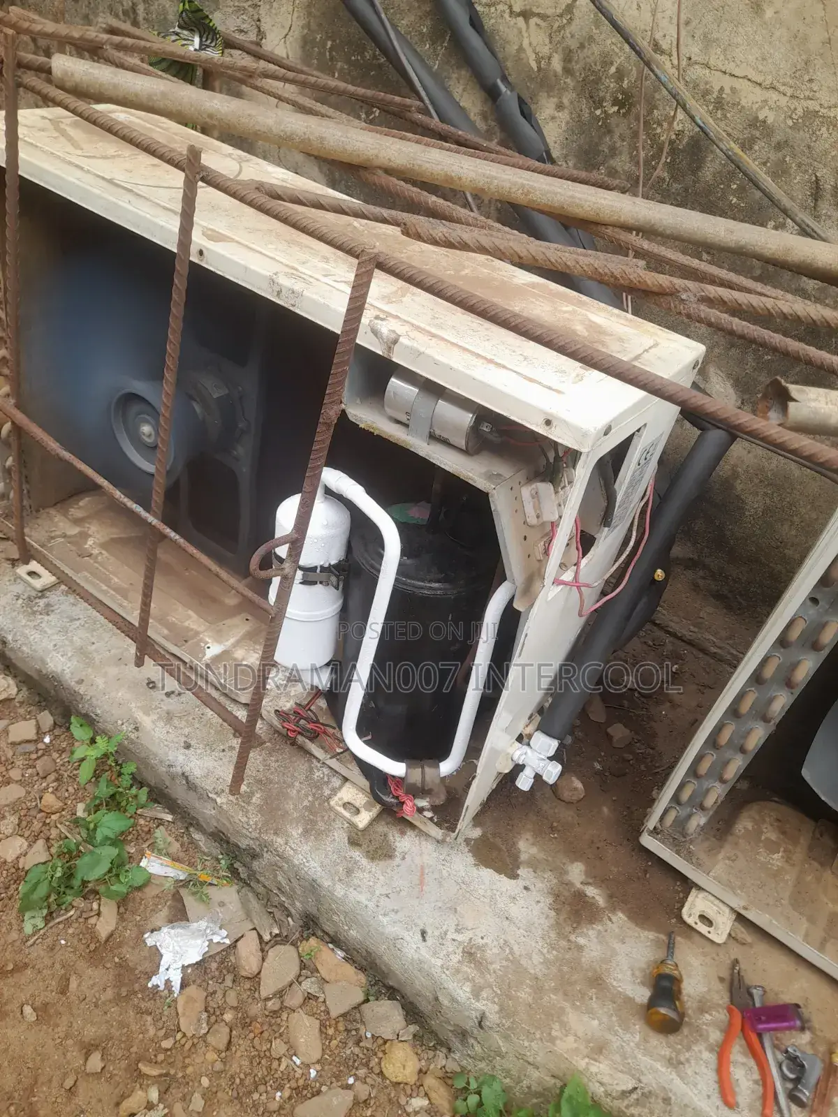 Refrigerators Technician