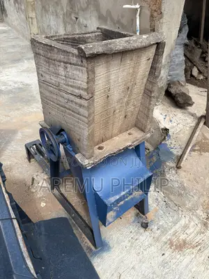 Cassava Grating Machine