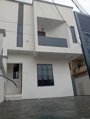 4bdrm Duplex in Medina for sale