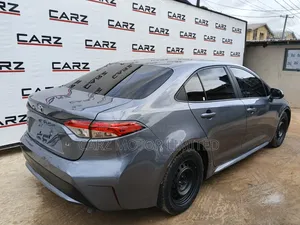Toyota Corolla LE 2021 Blue
