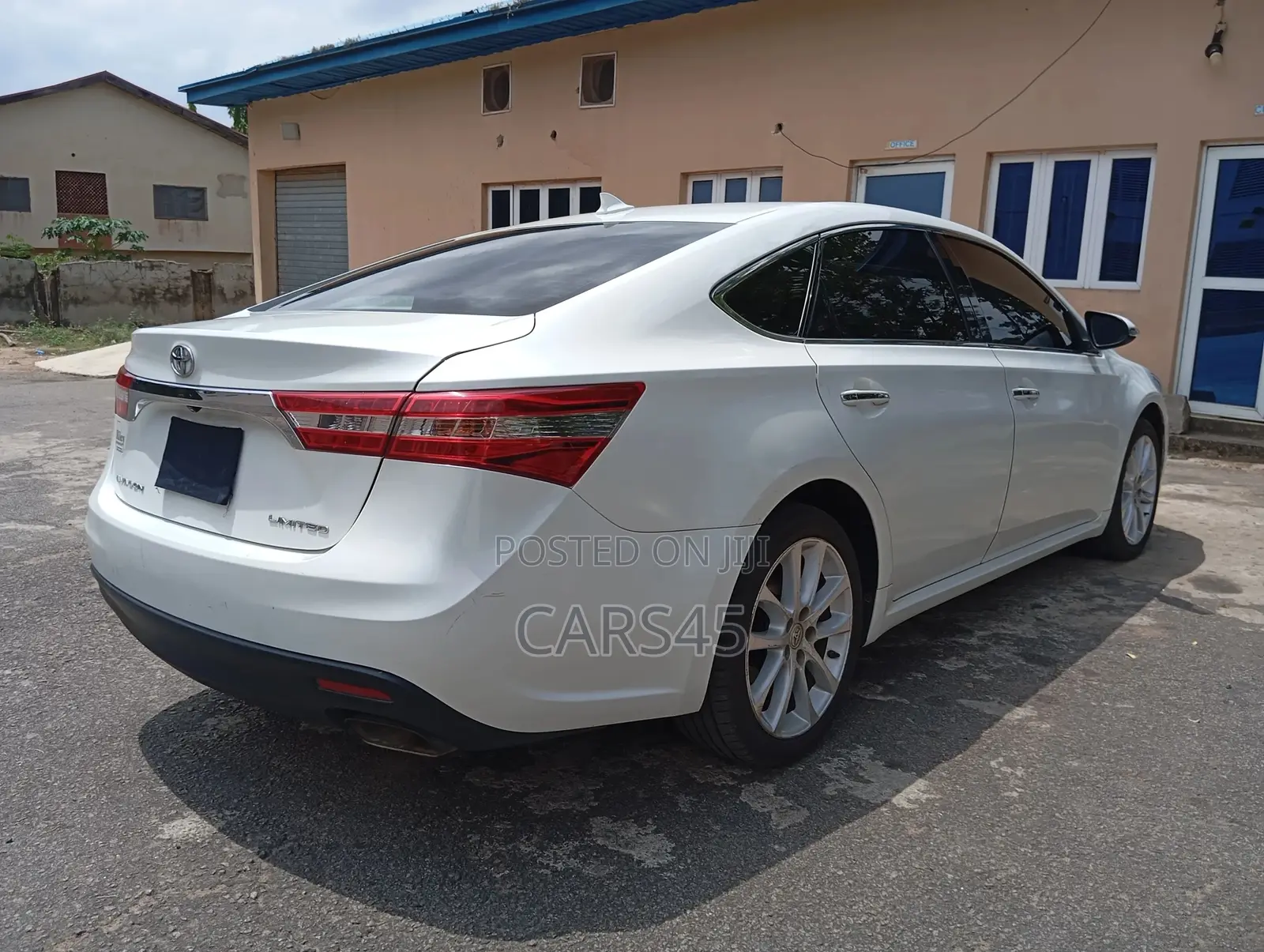 Toyota Avalon 2013 White