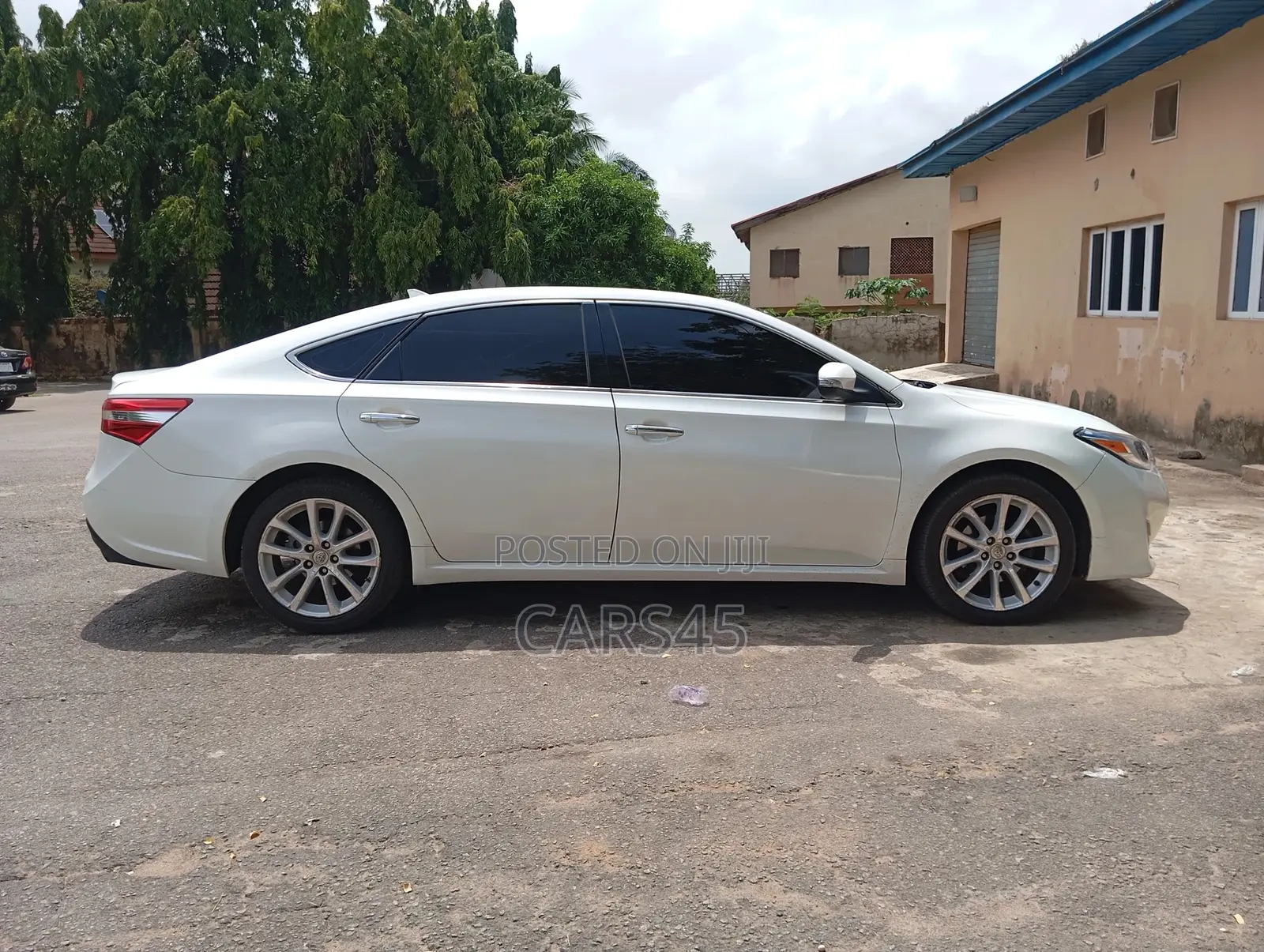 Toyota Avalon 2013 White