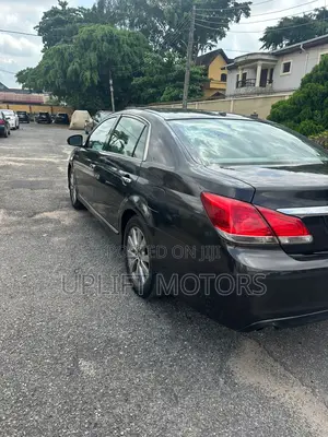 Toyota Avalon 2011 Black