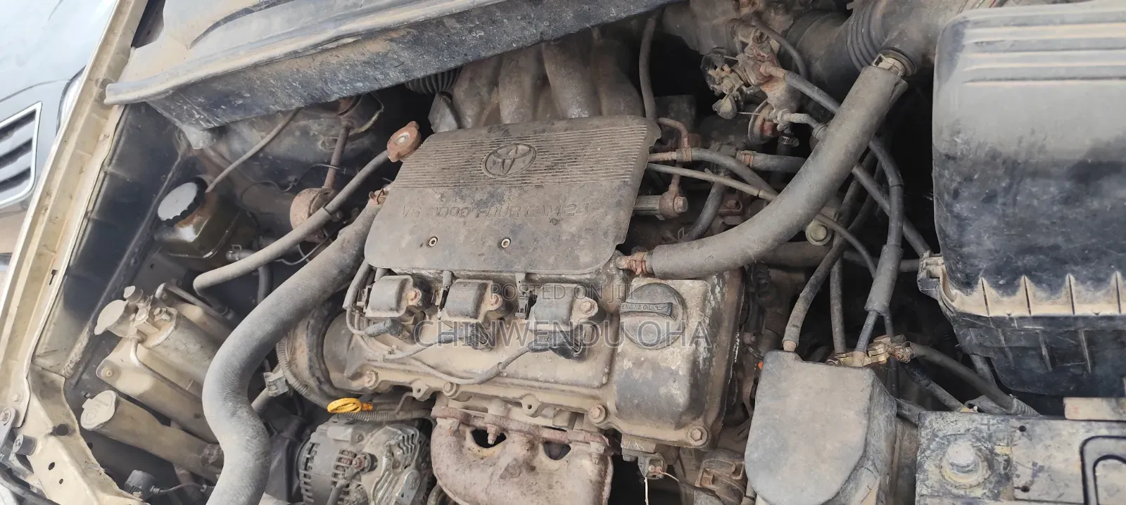Toyota Sienna 2000 Gold