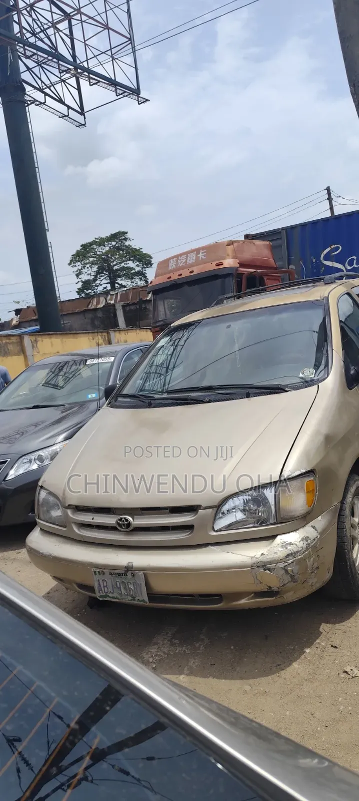 Toyota Sienna 2000 Gold