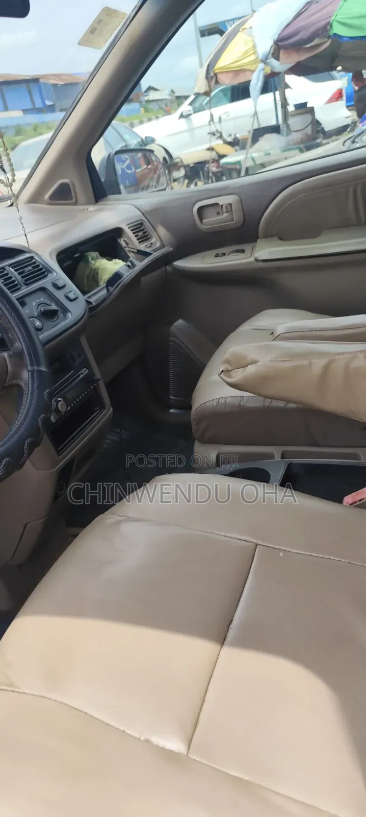 Toyota Sienna 2000 Gold