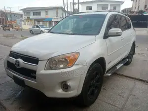 Toyota RAV4 2012 White