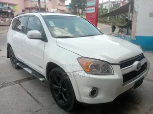 Toyota RAV4 2012 White