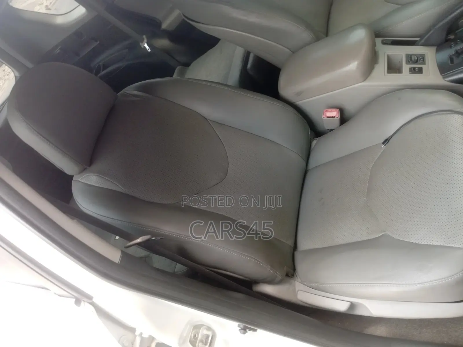 Toyota RAV4 2012 White