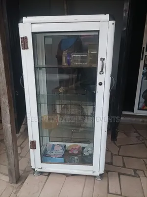 Show Glass