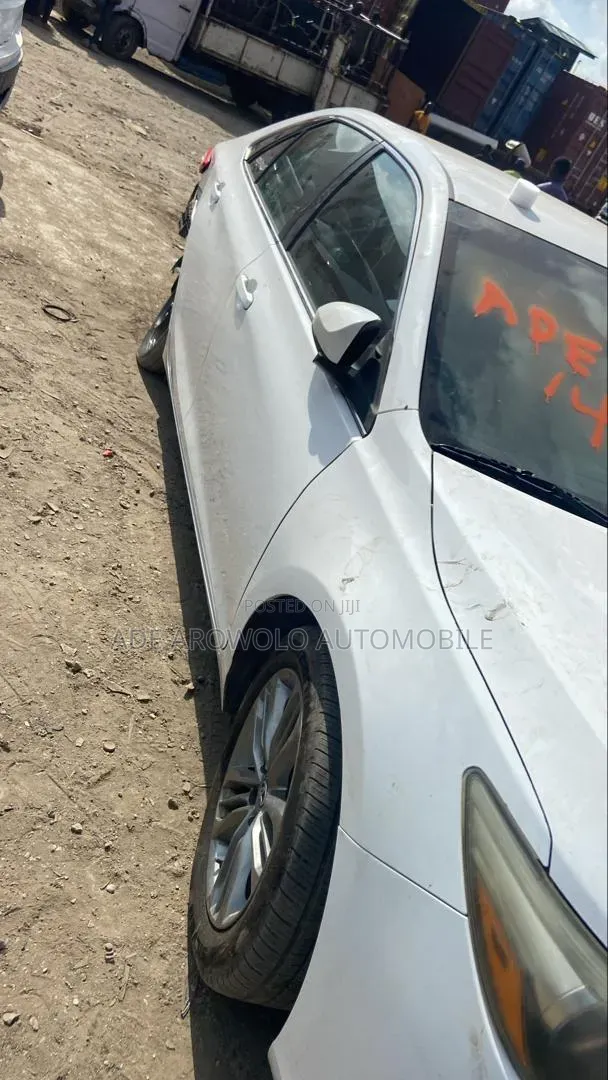 Toyota Camry 2015 White