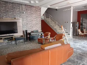 Furnished 5bdrm Duplex in Aerodrome Gra for rent
