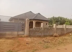 3bdrm Apartment in Eyin Ogbe, Adamo for sale