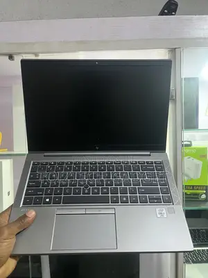 Laptop HP ZBook Firefly 14 G7 8GB Intel Core i7 SSD 256GB