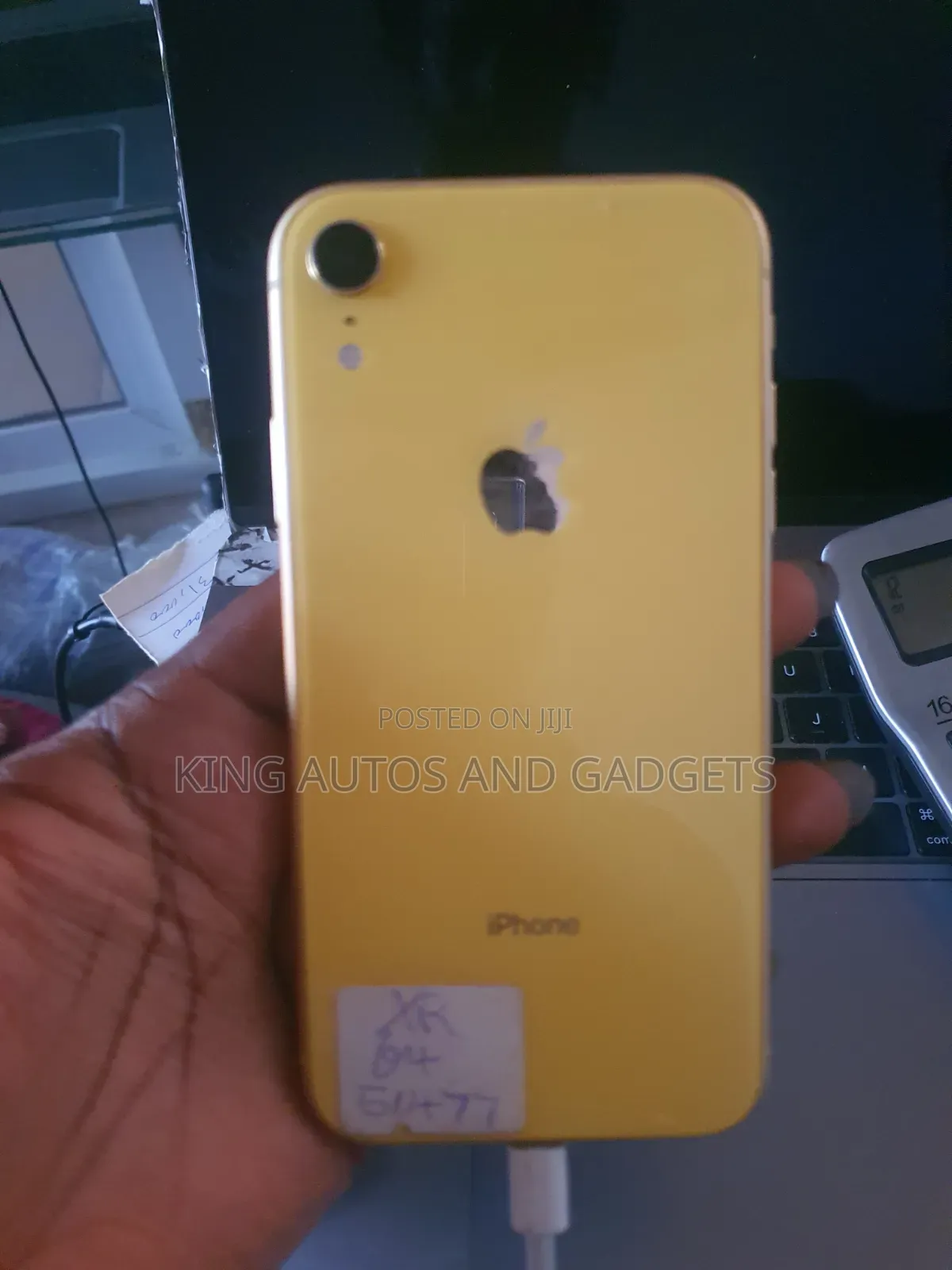 New Apple iPhone XR 64 GB Yellow