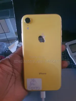 New Apple iPhone XR 64 GB Yellow