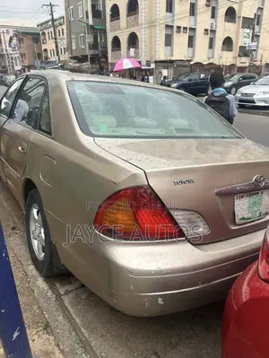 Toyota Avalon 2005 Gold