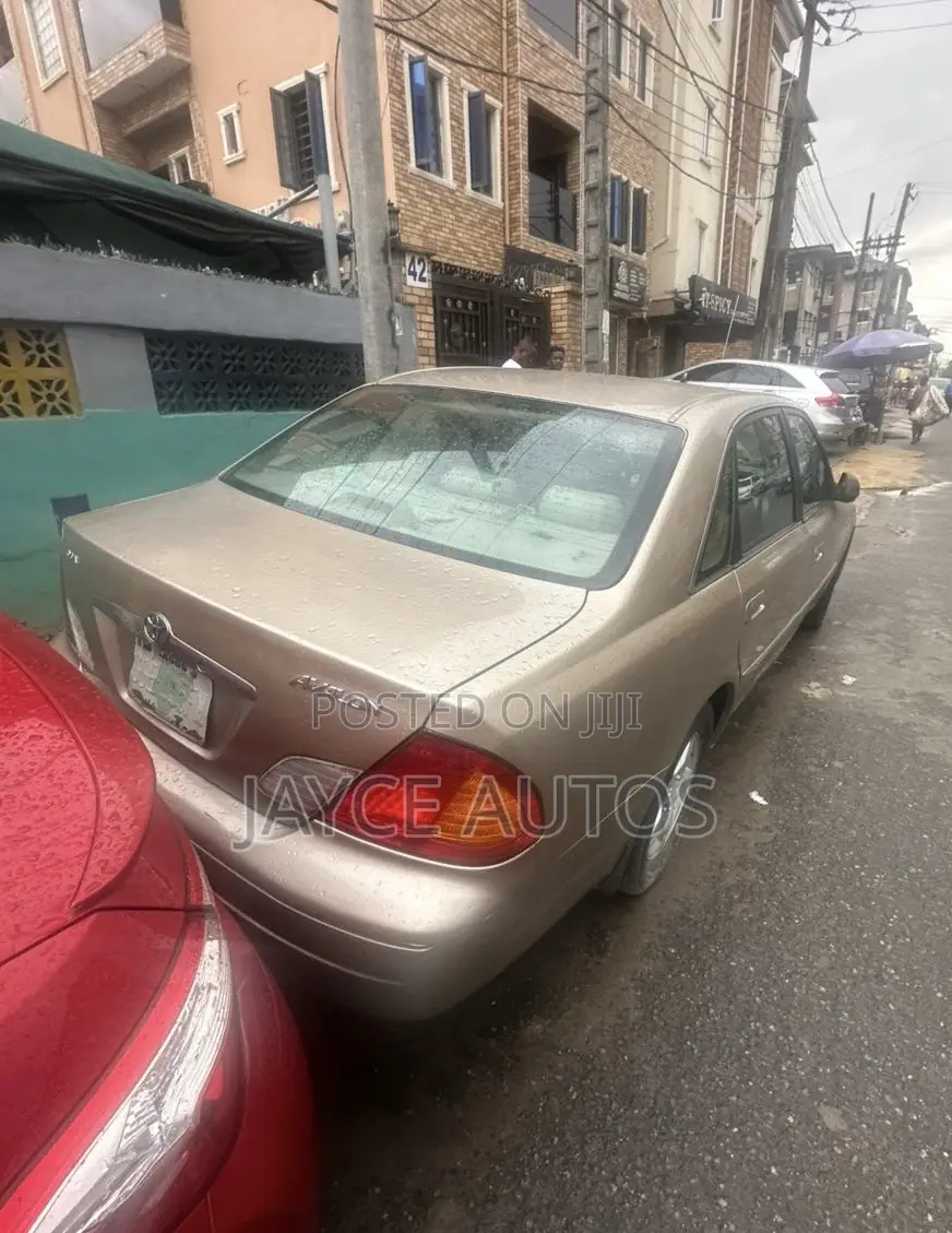 Toyota Avalon 2005 Gold