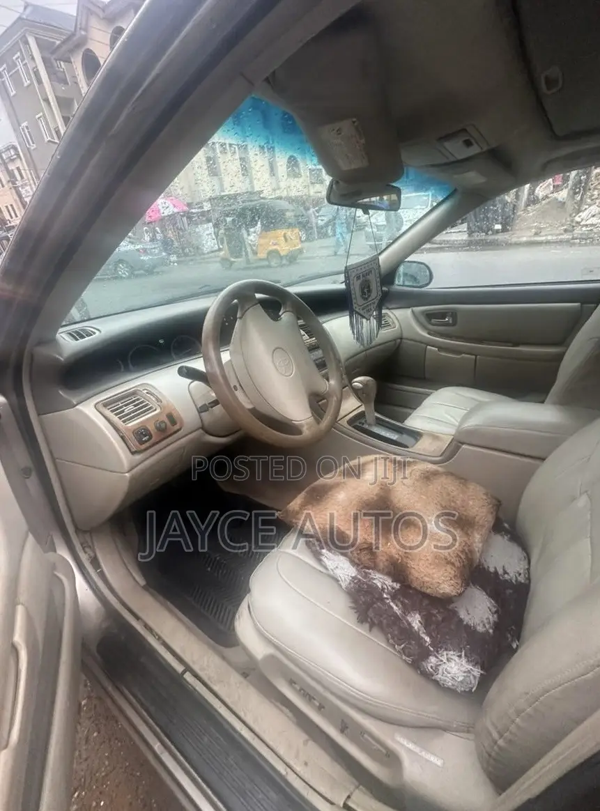 Toyota Avalon 2005 Gold
