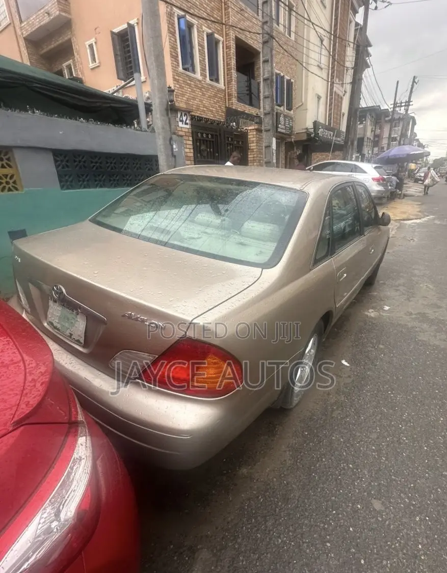 Toyota Avalon 2005 Gold