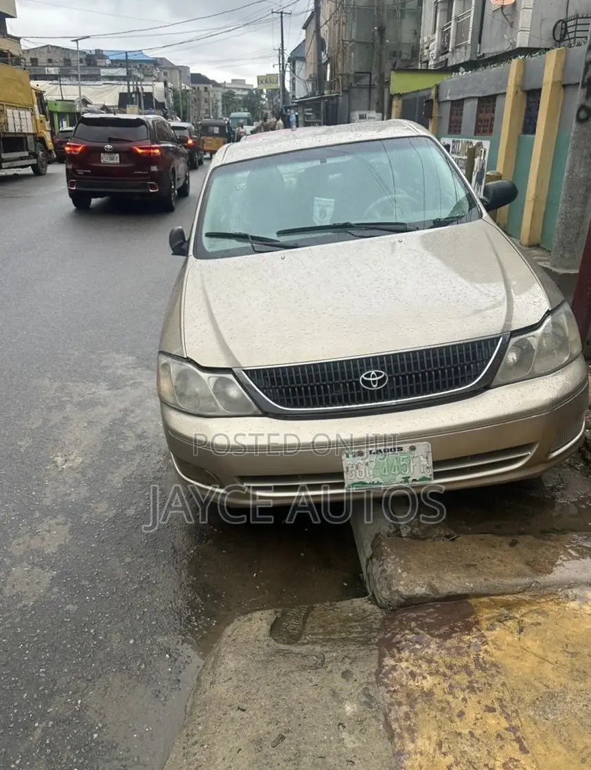 Toyota Avalon 2005 Gold