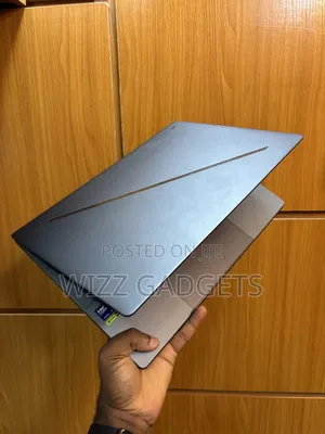 Laptop Asus ROG Zephyrus G16 16GB Intel Core Ultra 9 SSD 1T