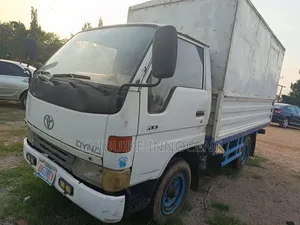 Toyota Dyna 2004 White