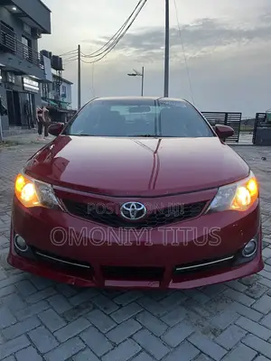 Toyota Camry SE 4dr Sedan (2.5L 4cyl 6A) 2013 Red