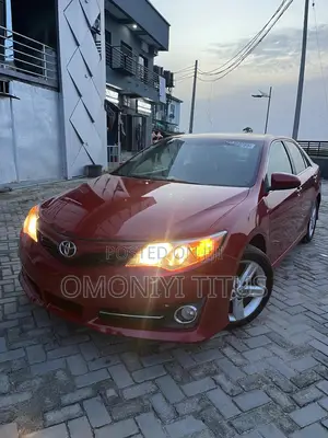 Toyota Camry SE 4dr Sedan (2.5L 4cyl 6A) 2013 Red
