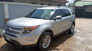 Ford Explorer XLT 4dr 4x4 (3.5L 6cyl 6A) 2012 Gray