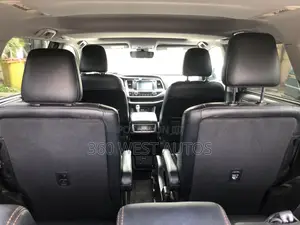 Toyota Highlander XLE 4x4 V6 (3.5L 6cyl 8A) 2017 White