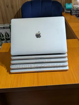 Laptop Apple MacBook Pro 2017 16GB Intel Core i7 SSD 256GB