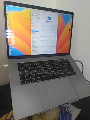 Laptop Apple MacBook Pro 2017 16GB Intel Core i7 SSD 250GB