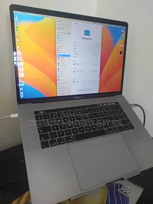 Laptop Apple MacBook Pro 2017 16GB Intel Core i7 SSD 250GB