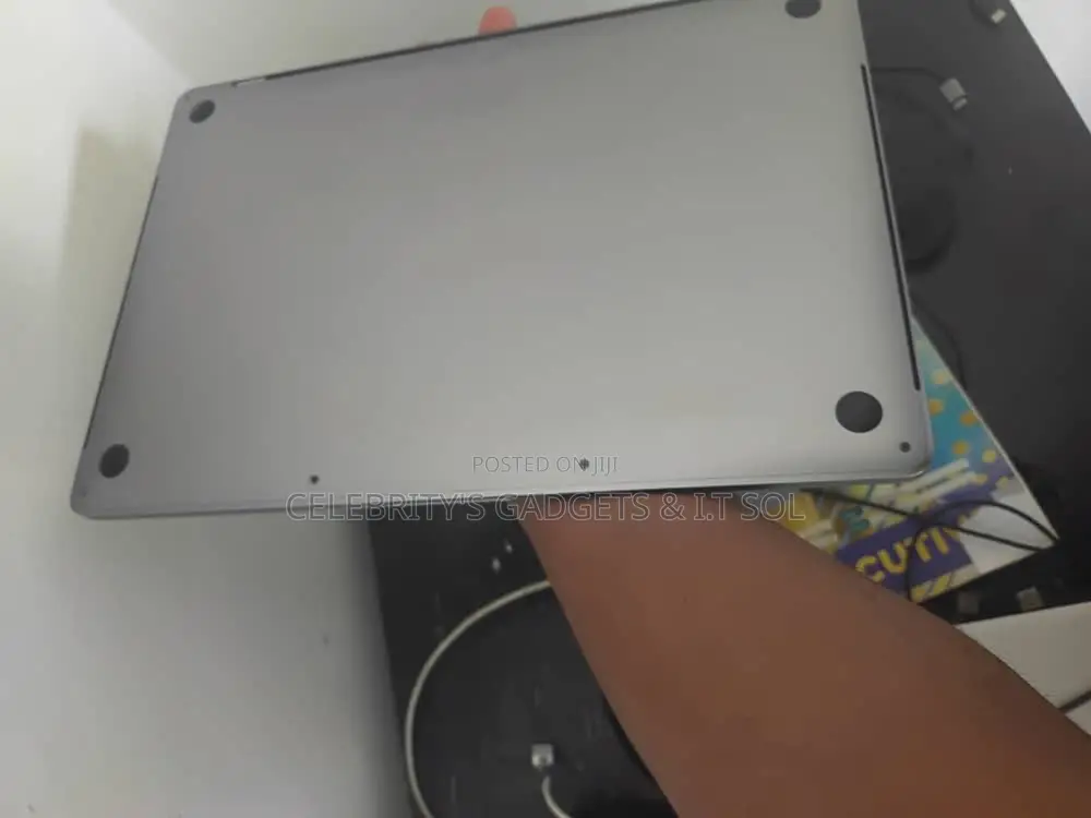 Laptop Apple MacBook Pro 2017 16GB Intel Core i7 SSD 250GB